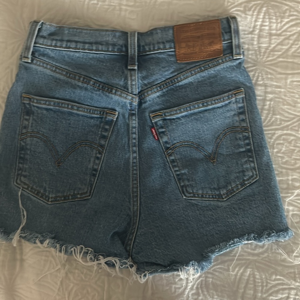 Levi Ribcage Shorts - Picture 3 of 3